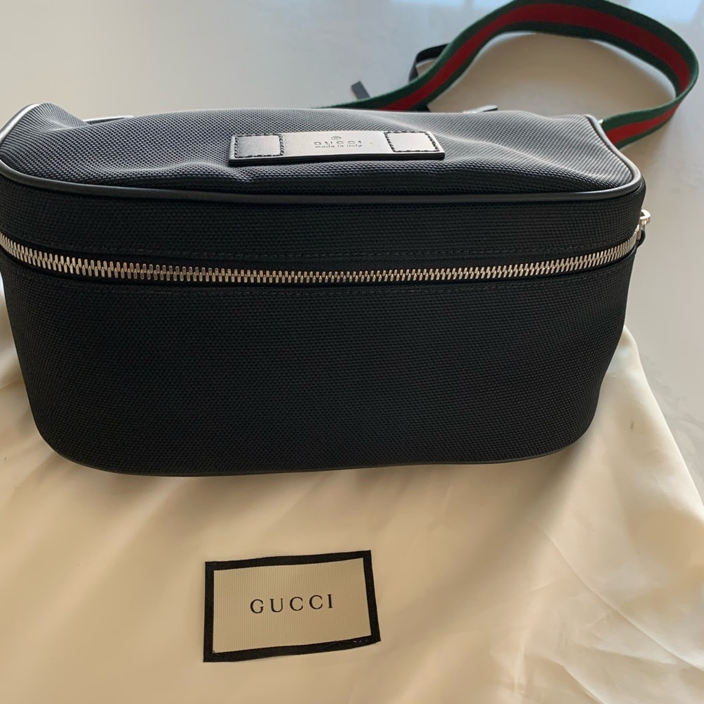 Gucci Unisex Belt Bag-Authentic